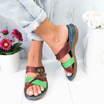 Bequeme Sandalen mit Blumenmuster