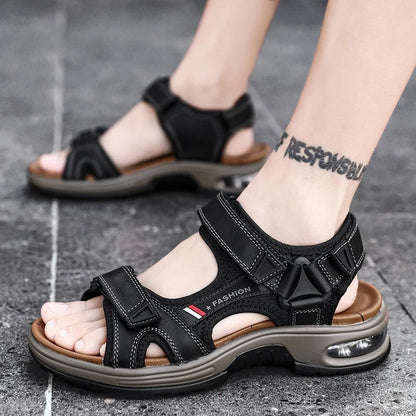 Einfache und atmungsaktive Sandalen für Männer