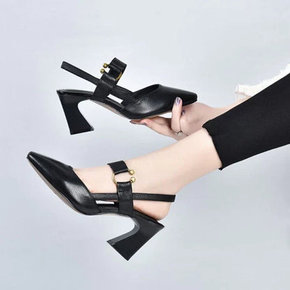 Knöchelriemchen Block Low Heels