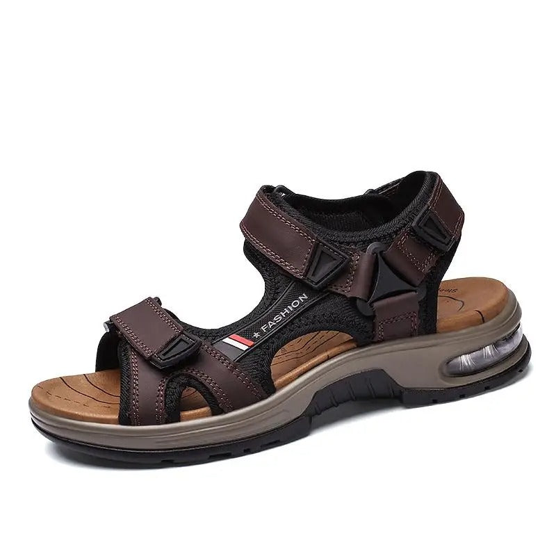 Einfache und atmungsaktive Sandalen für Männer